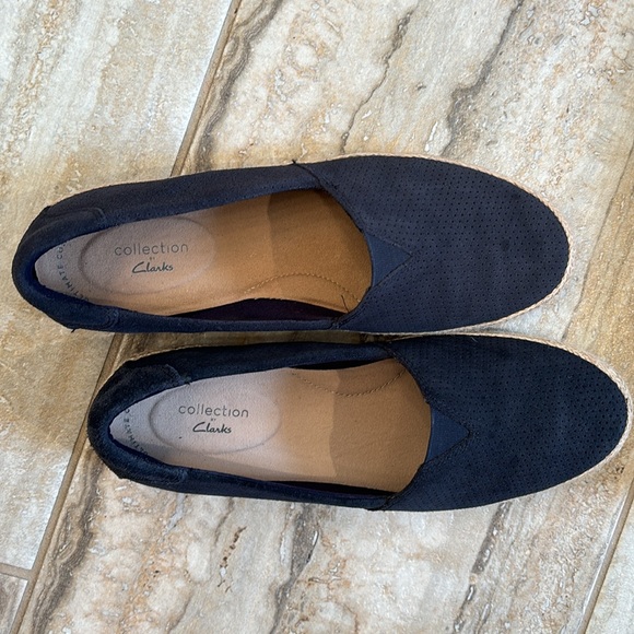 Clark’s Navy Blue Sz 9 Slip On Shoes - Picture 6 of 6